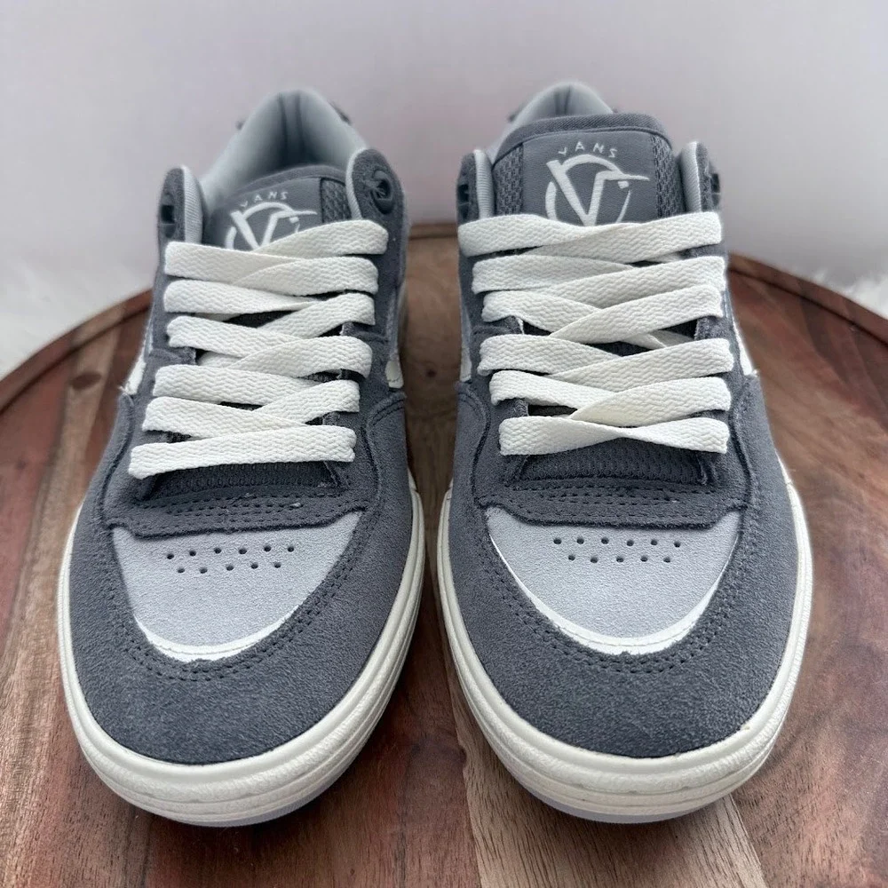 Vans Rowan‎ 2 Low Top Skate Shoes Mens 7 US Grey White Suede Leather Sneakers